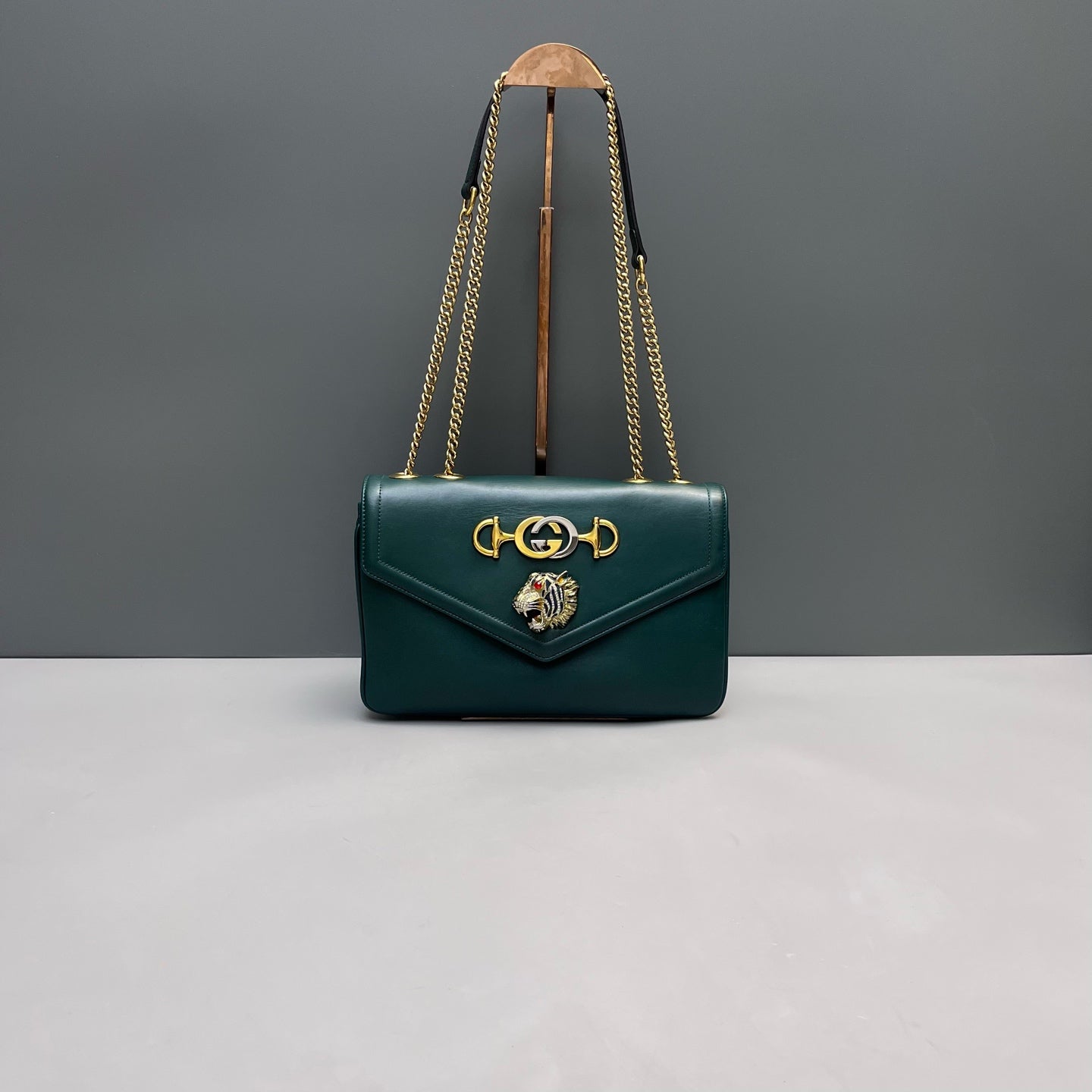 Gucci - Zumi Shoulder Bag with Tiger Head - Leather - Green - (medium)