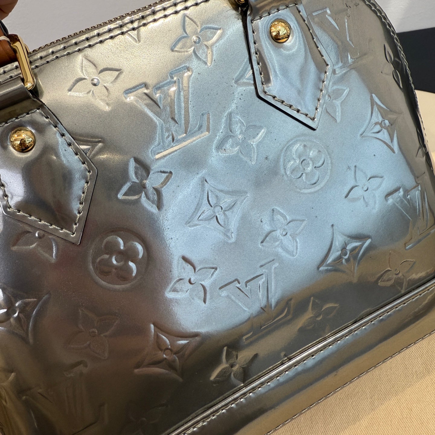 Louis Vuitton - Alma BB - Patent leather with Vachetta leather trim - Silver - (mini)