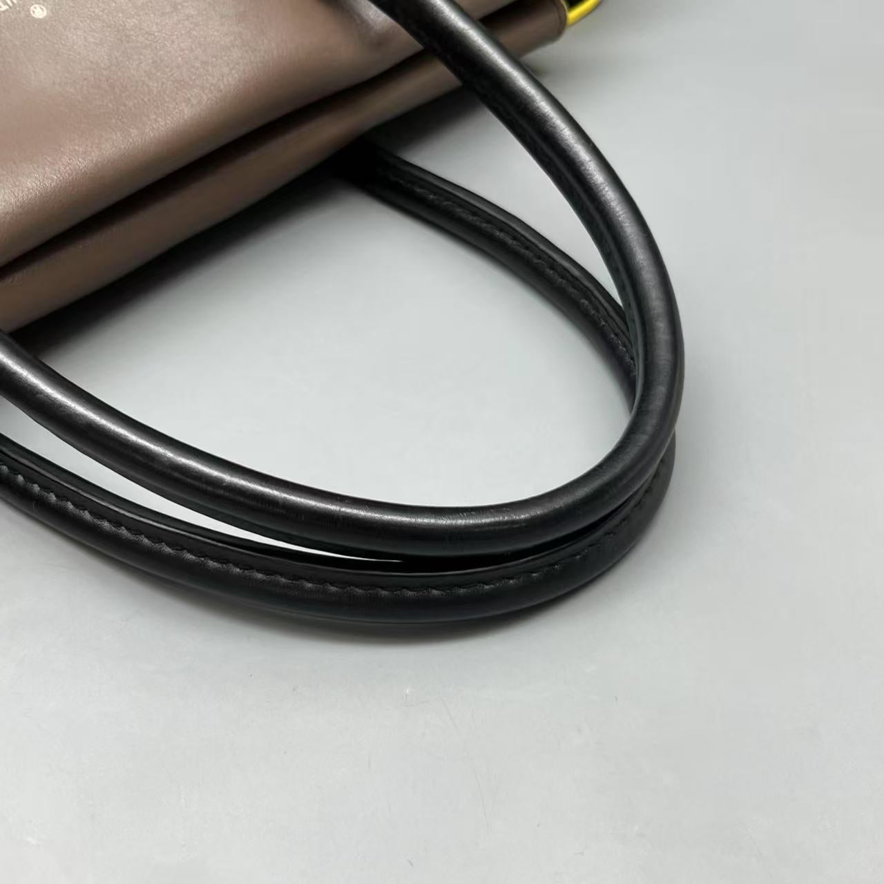 Louis Vuitton - Lockme Cabas - Leather - Multicolour - (medium)