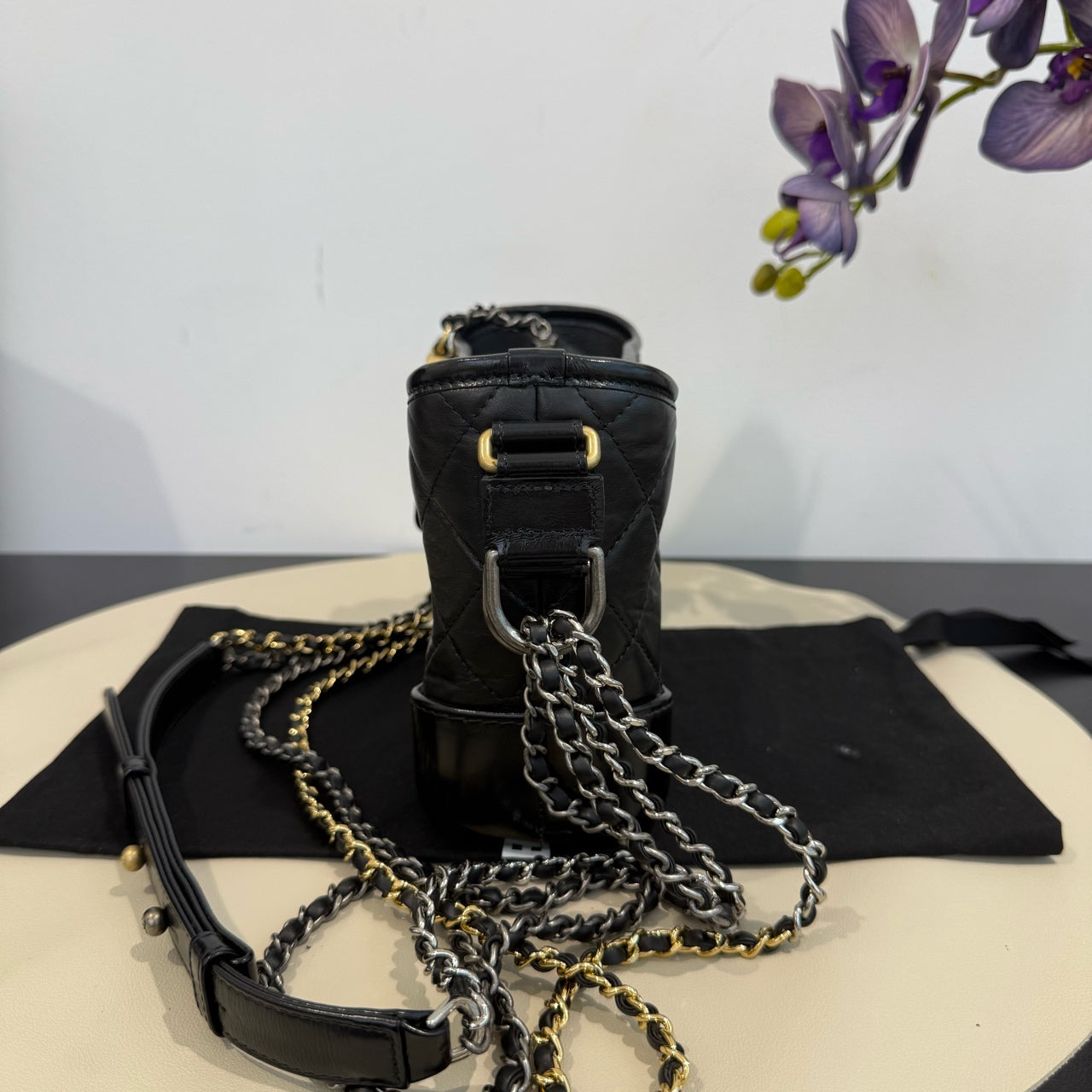 Chanel - Gabrielle Hobo Bag Small - Aged quilted calfskin and smooth calfskin leather - Black with mixed-tone hardware - (Small)