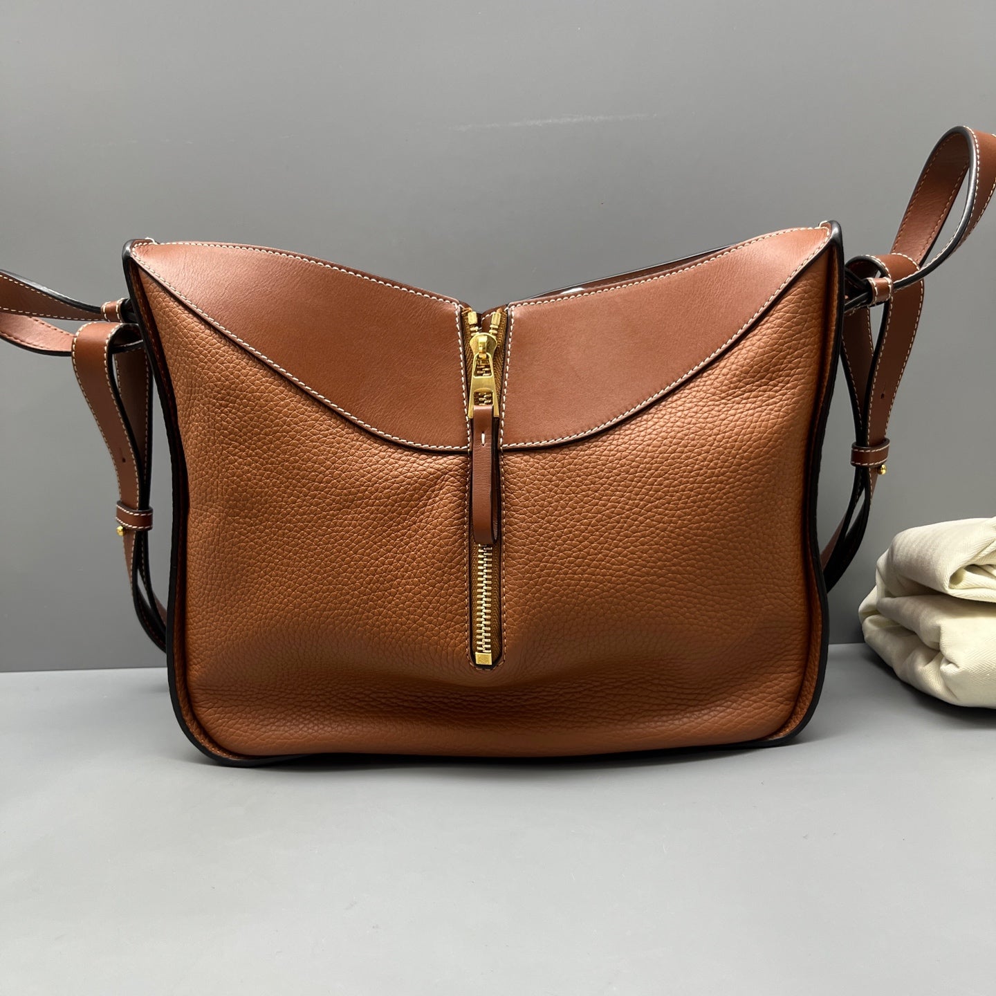 Loewe - Hammock Bag - Grained leather - Brown - (Small)