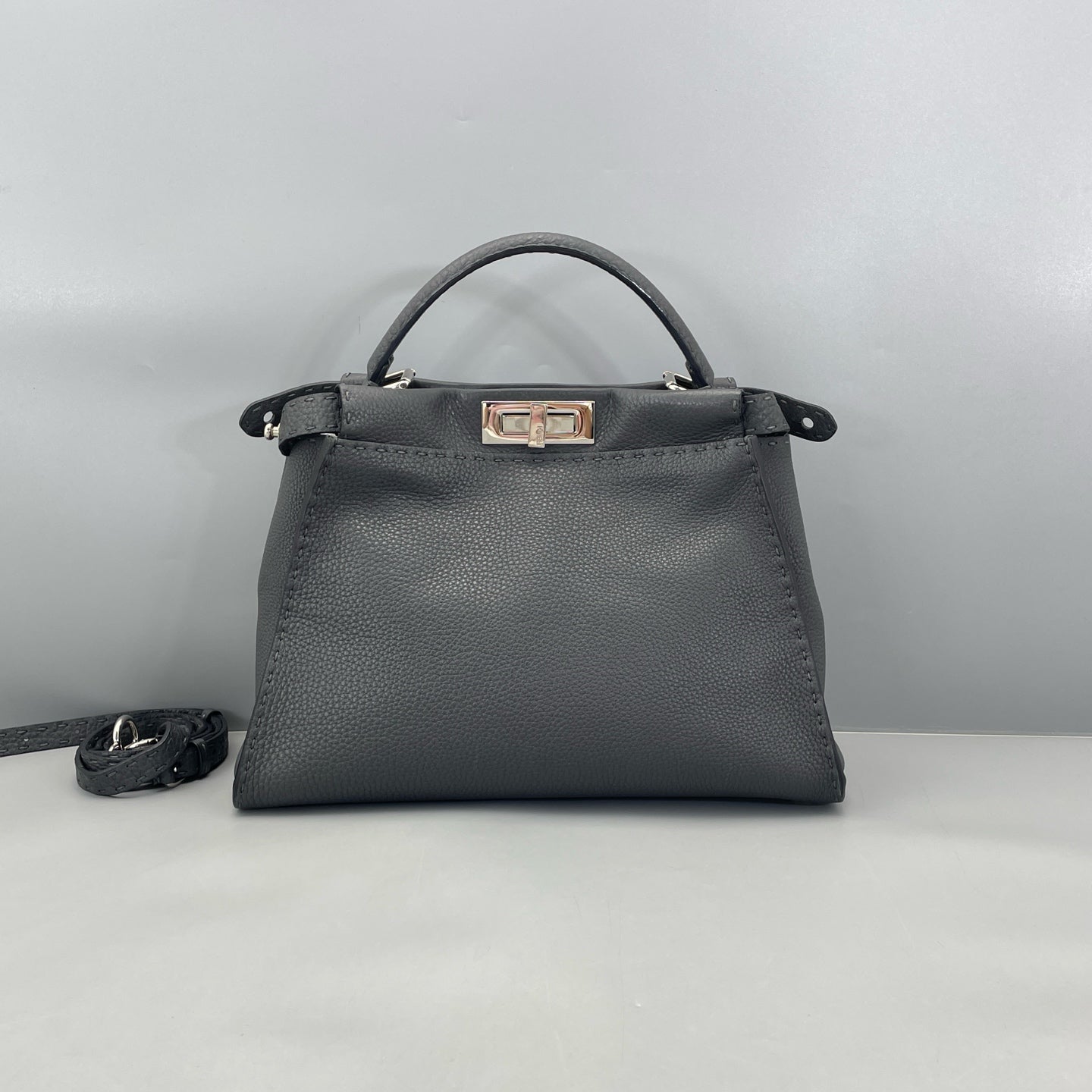 Fendi - Peekaboo - Leather - Grey - (Medium)