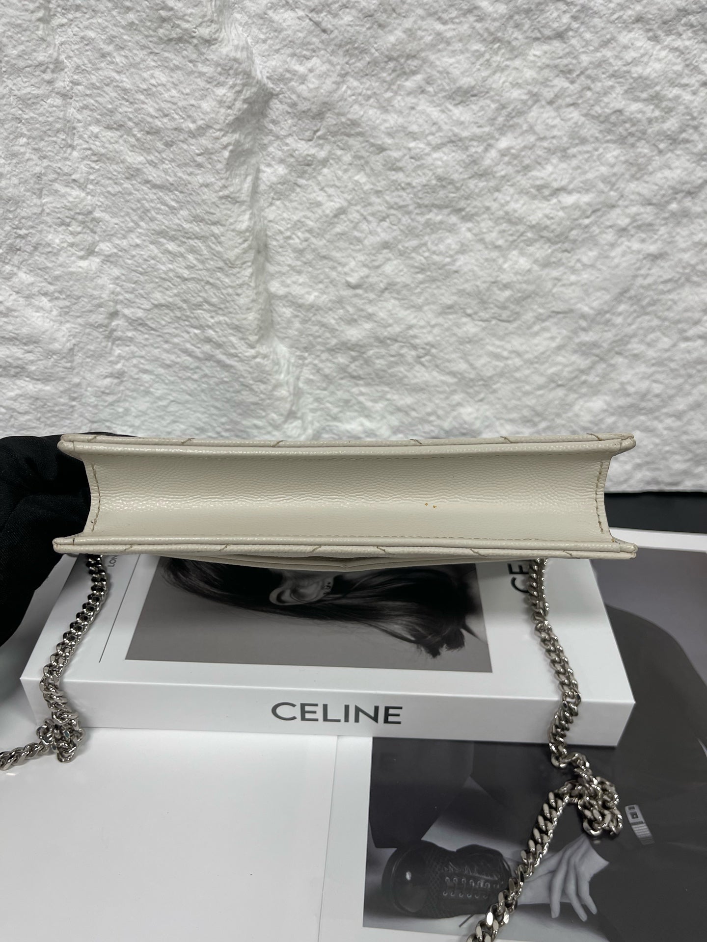Saint Laurent - Envelope WOC (Wallet on Chain) - Caviar Grained Calfskin Leather - White - (Small)
