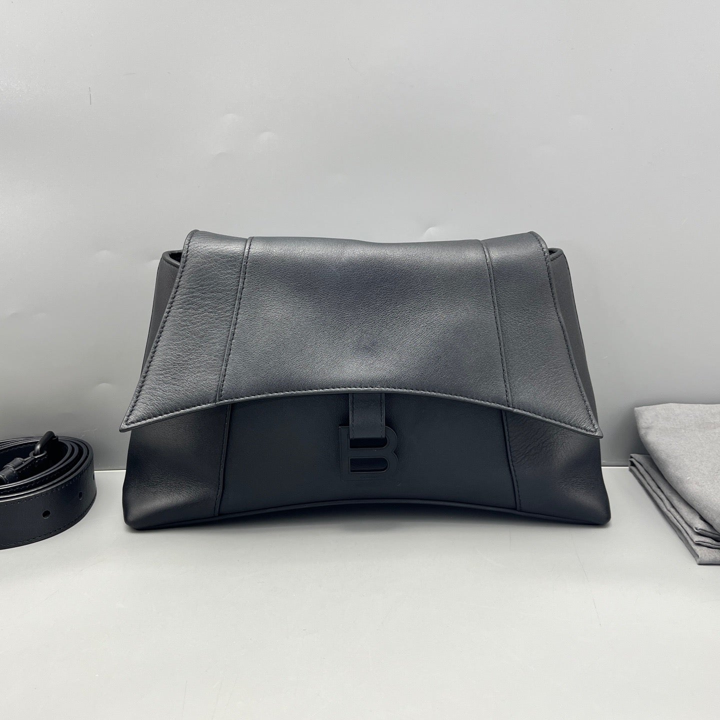 Balenciaga - Crush - Leather - Black - (Medium)
