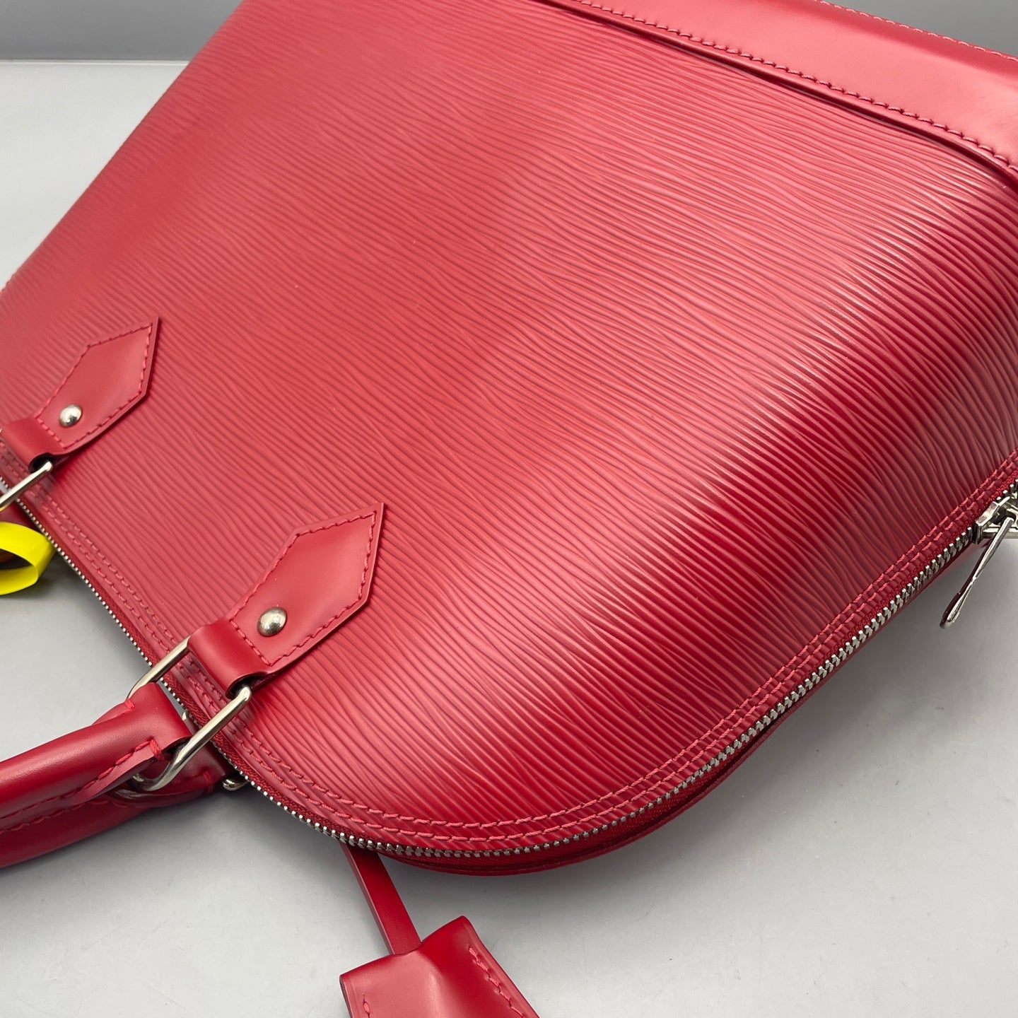 Louis Vuitton - Alma PM - Epi leather - Red - (medium)