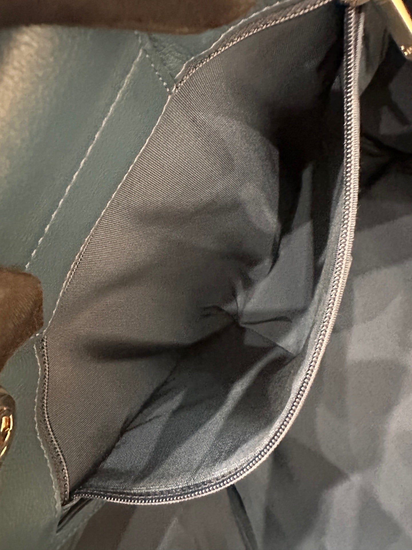 Chanel - Quilted Top Handle & Chain Strap Tote Bag - Grained leather - Blue - (Medium)
