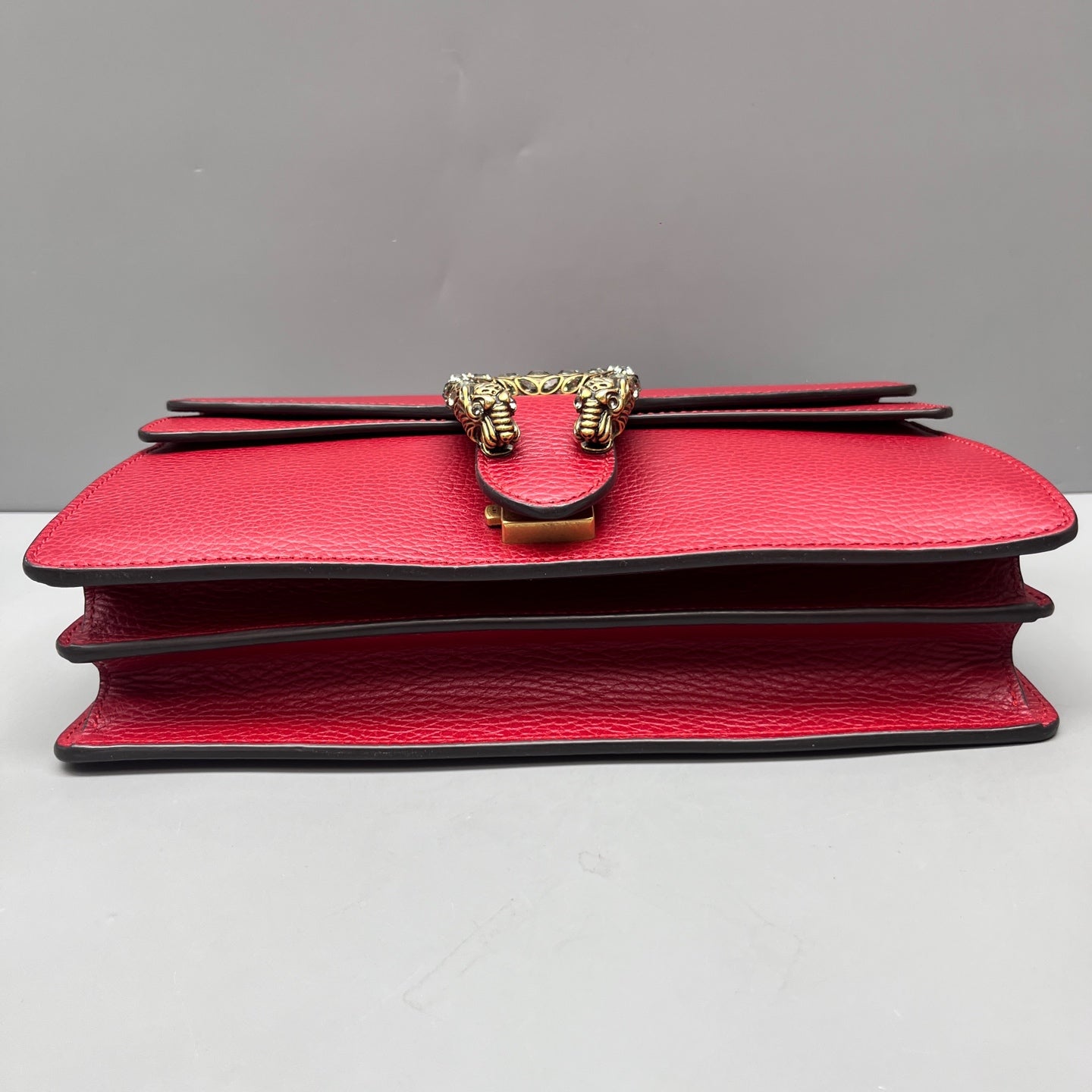 Gucci - Dionysus Shoulder Bag with Crystal Embellished Tiger Head Clasp - Grained leather - Red - (Medium)
