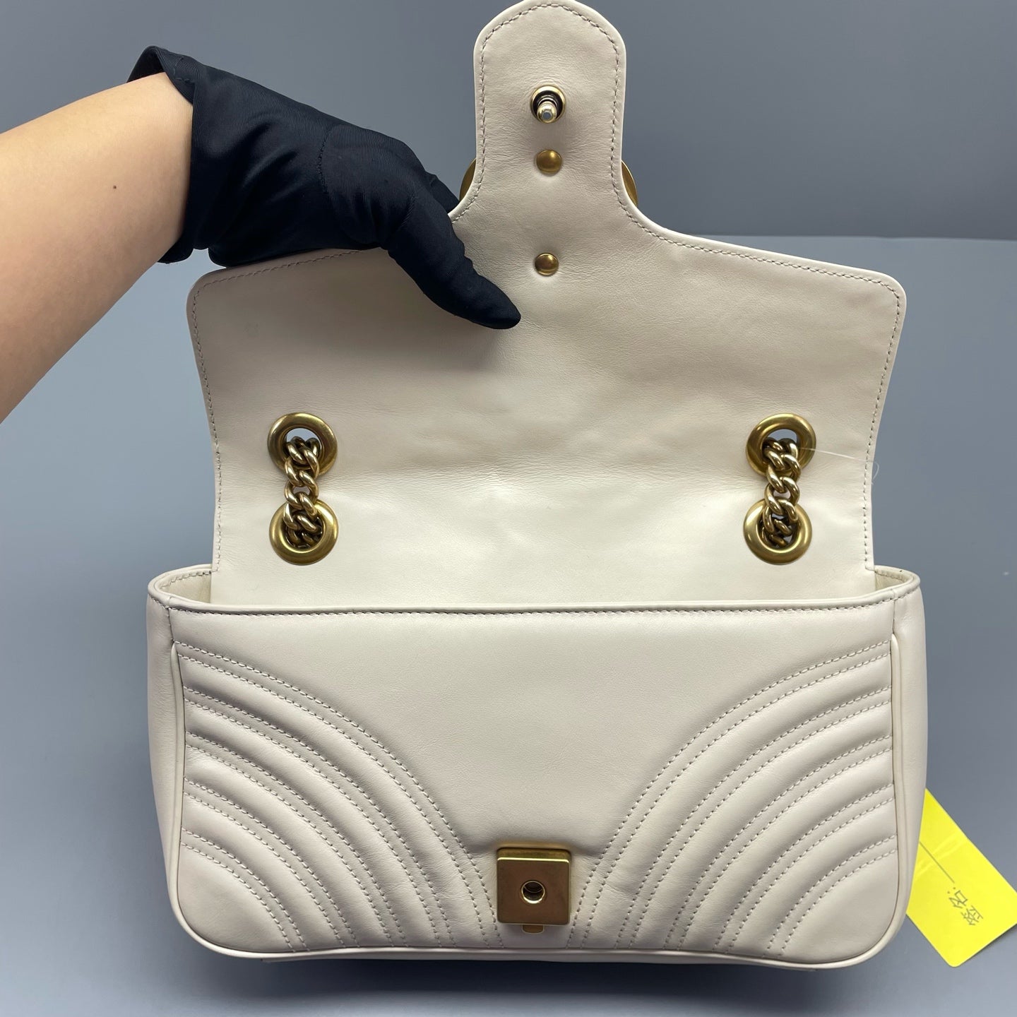 Gucci - GG Marmont Matelassé Small Shoulder Bag 2.0 - Calfskin leather - White with Gold-Tone Hardware - (small)