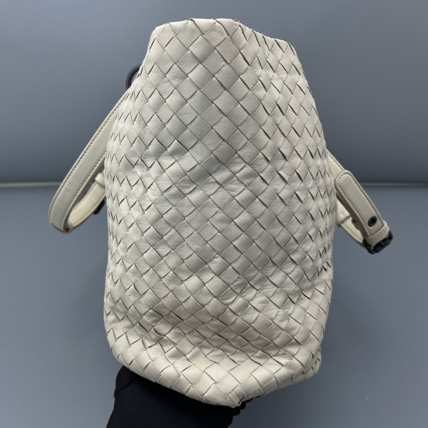 Bottega Veneta - Intrecciato Woven Shoulder Tote Bag - Leather - White - (medium)