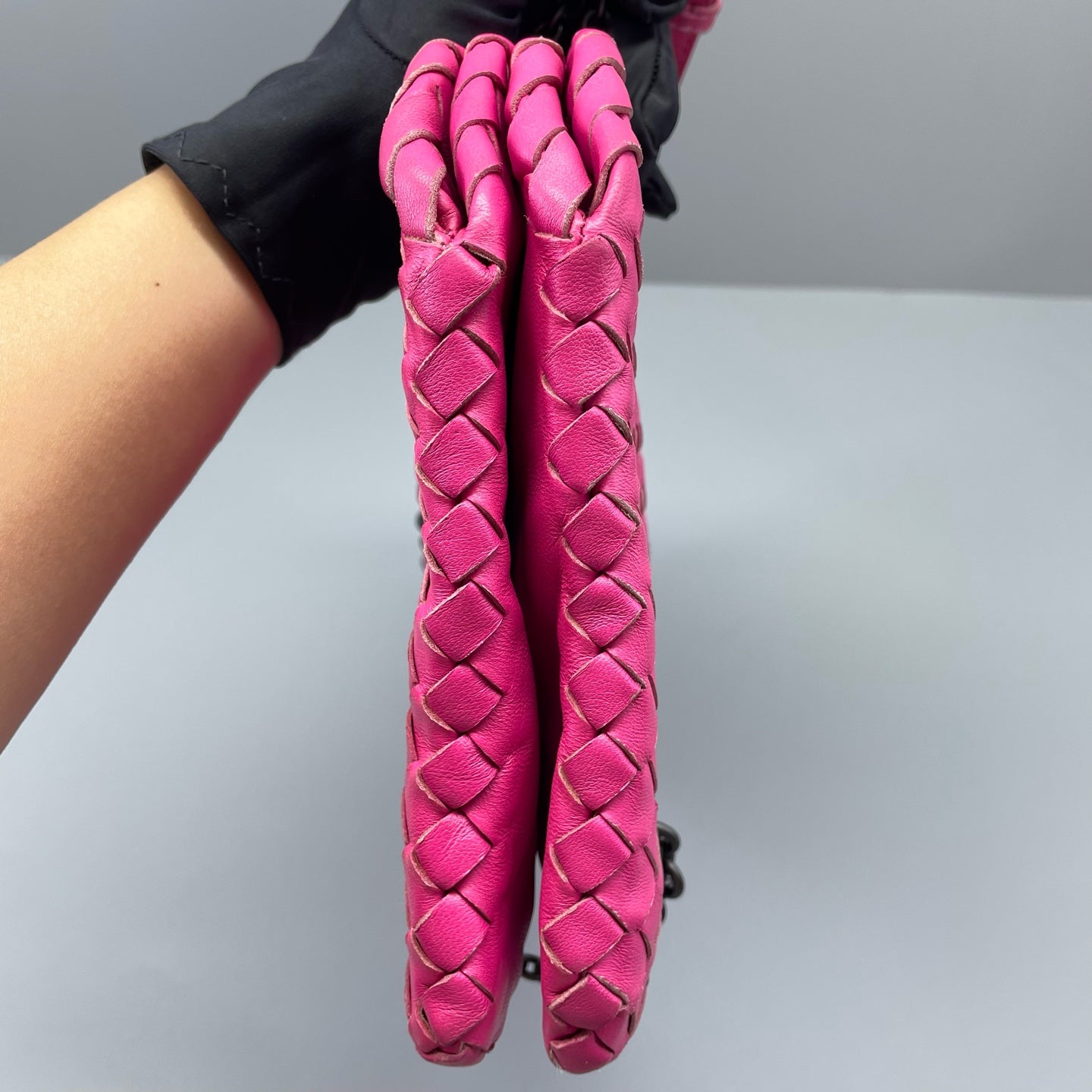 Bottega Veneta - Intrecciato Chain Shoulder Bag - Lambskin leather - Fuchsia - (medium)