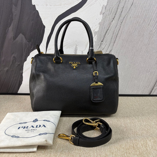 Prada - Boston Top Handle Bag CD7586 - Pebbled leather - Black - (Medium)