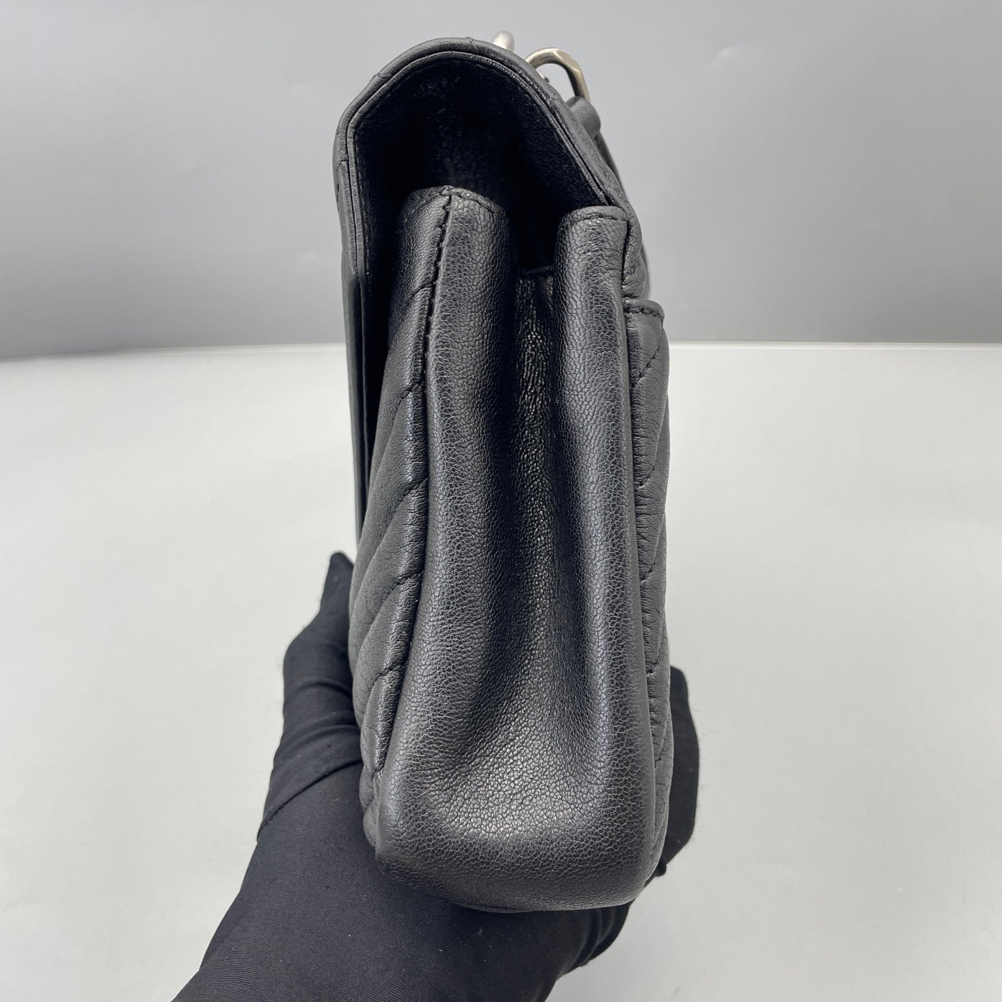 Saint Laurent - Envelope Messenger Bag - Grained leather - Black - (medium)