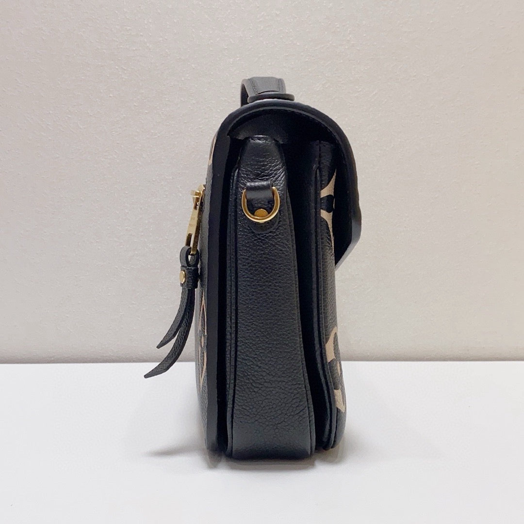 Louis Vuitton - Pochette Métis - Embossed cowhide leather - Black - (small)