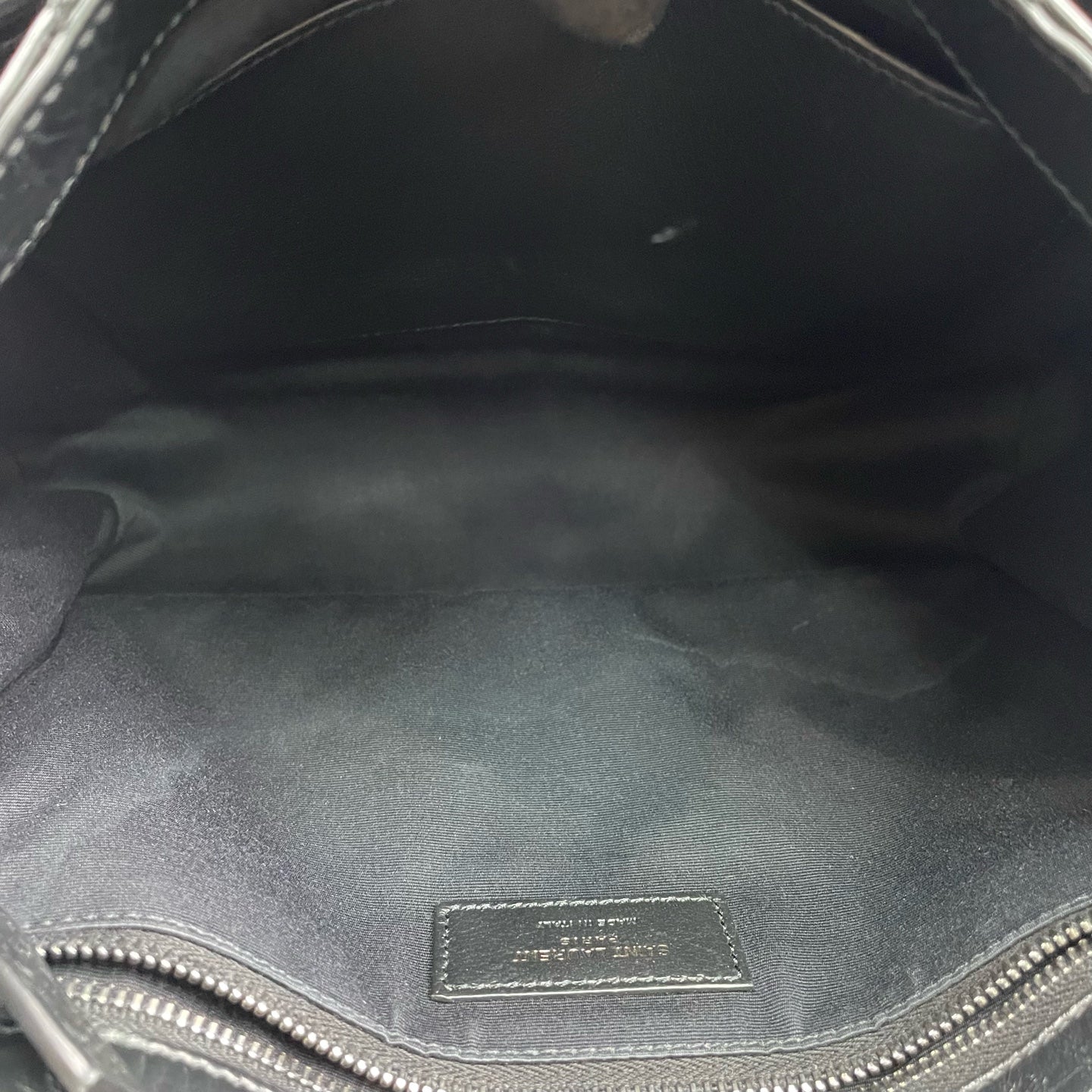 Saint Laurent - Niki Medium Chain Bag - Distressed calfskin leather - Black - (Medium)