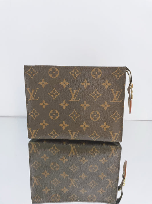 Louis Vuitton - Toiletry Pouch 19 - Coated canvas - Brown - (Small)