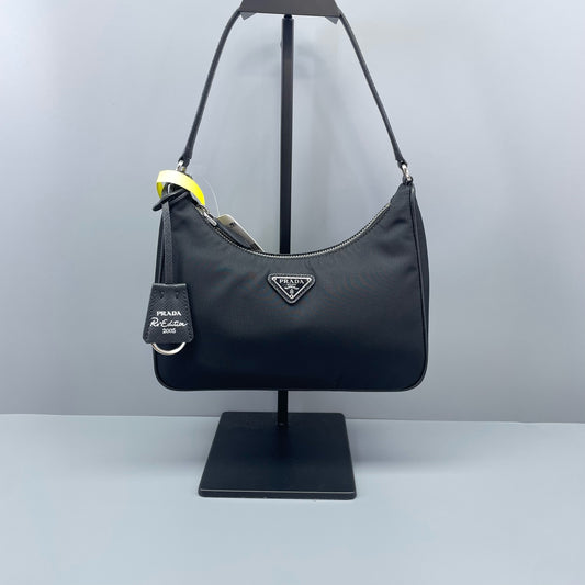 Prada - Re-Edition 2005 Hobo Bag - Polyamide - Black - (Small)