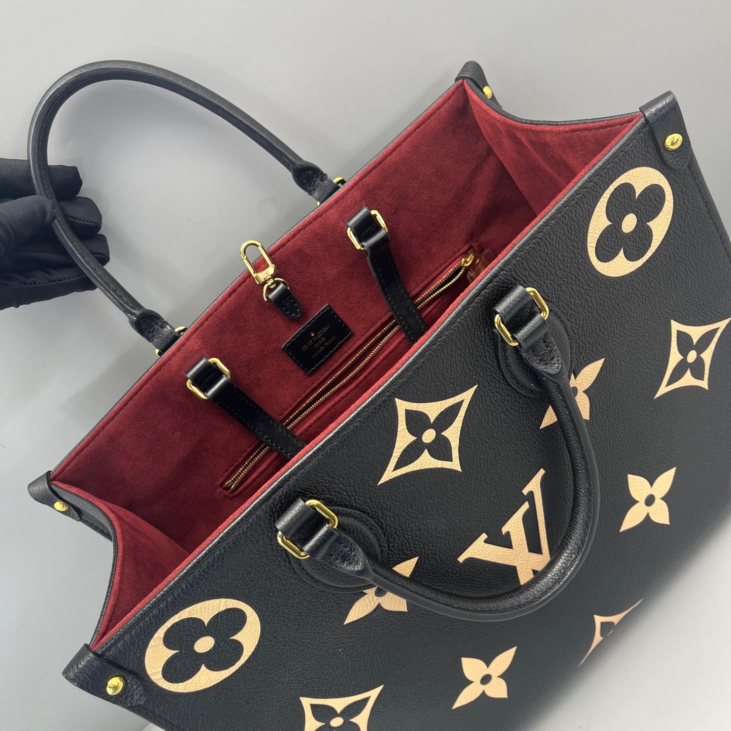 Louis Vuitton - Onthego MM - Giant Monogram Empreinte Leather - Black with Beige Monogram - (Medium)