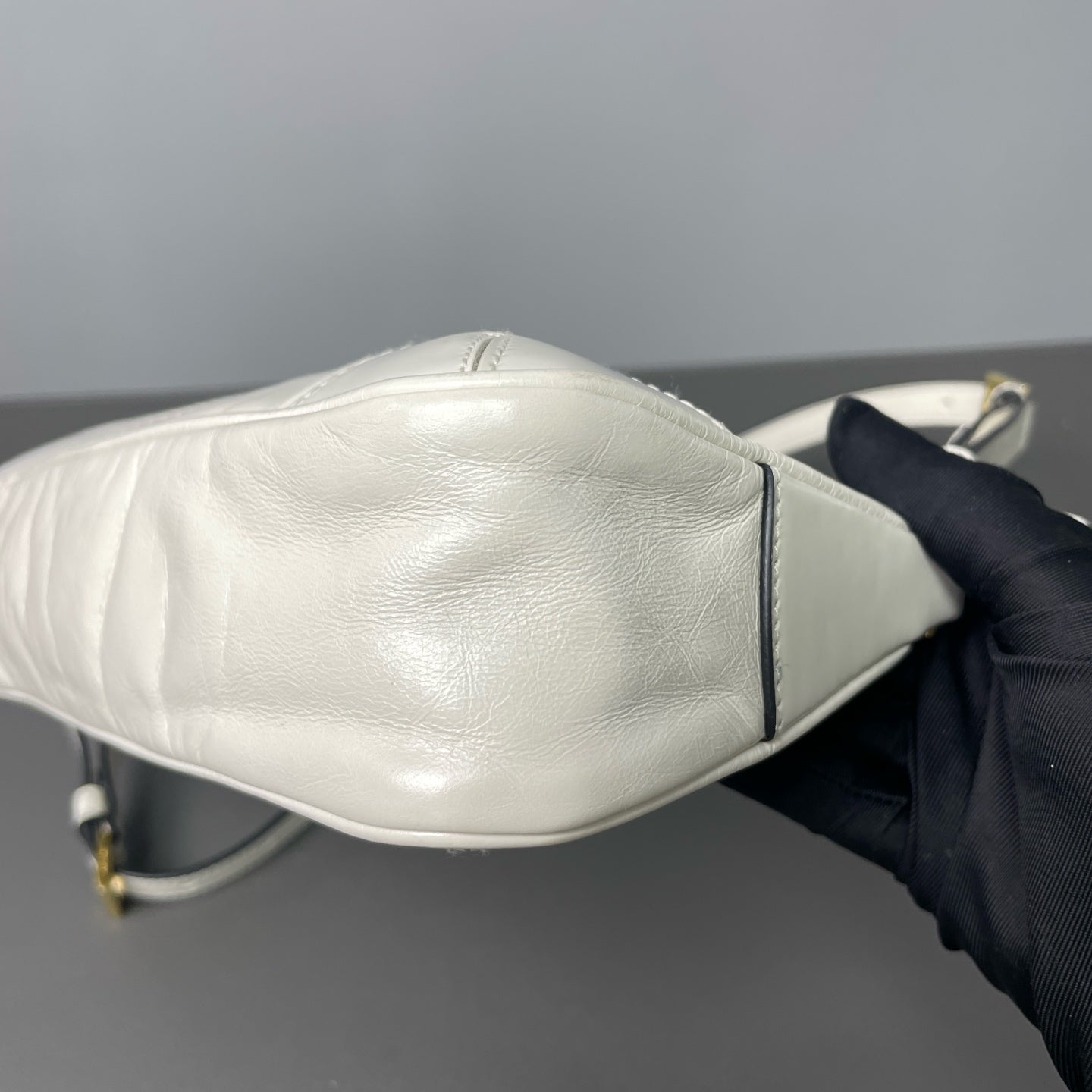 Prada - Re-Edition 2002 - Waxed leather - White - (mini)
