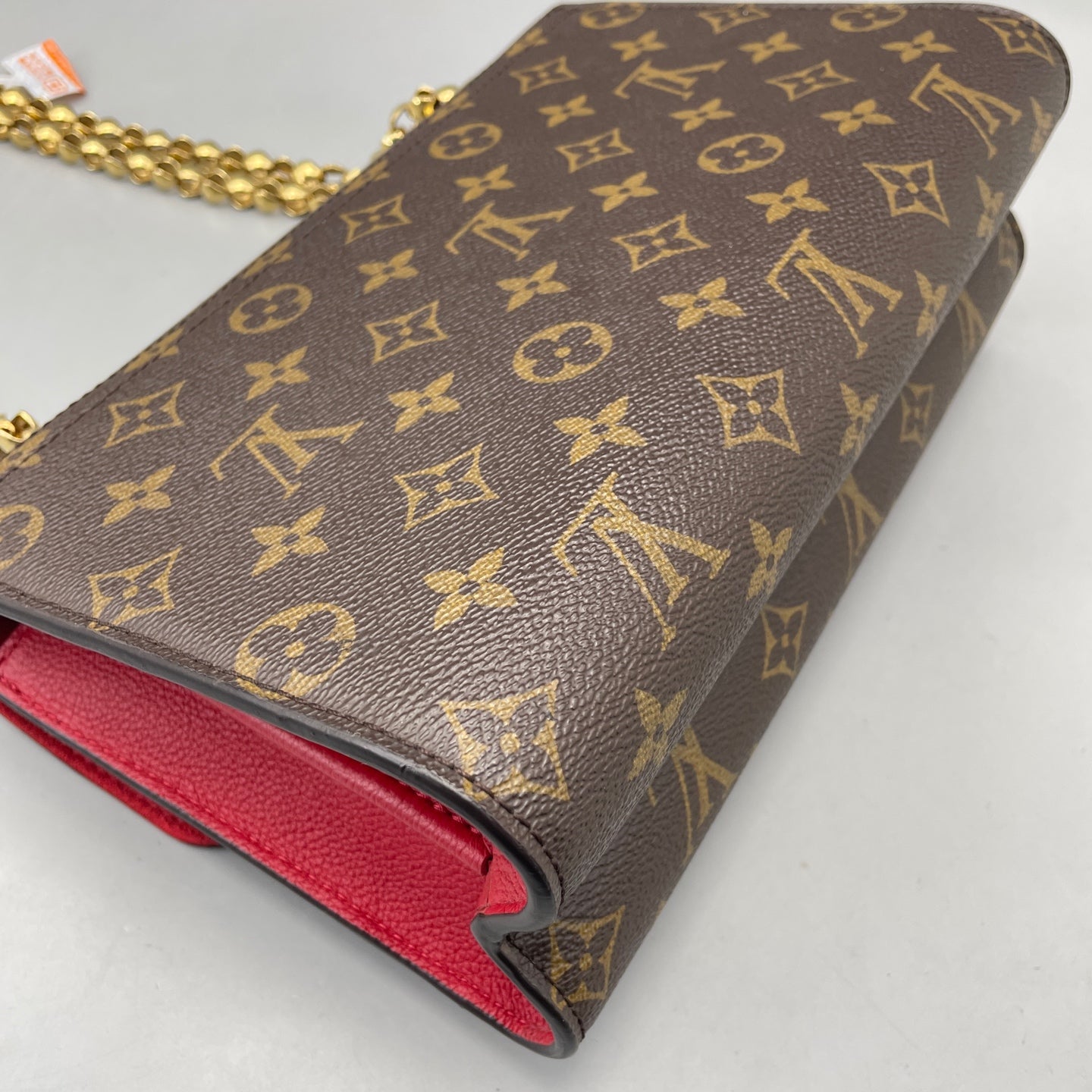 Louis Vuitton - Victoria Chain Bag - Monogram canvas with grained leather accents - Brown and Red with Gold-Tone Hardware - (Medium)