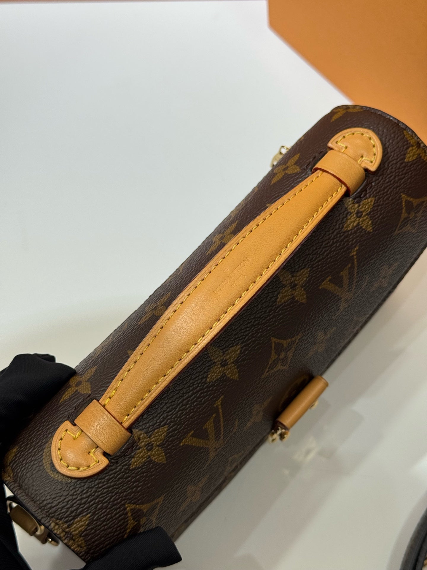 Louis Vuitton - Metis East West - Monogram coated canvas with natural cowhide leather trim - Brown - (Small)