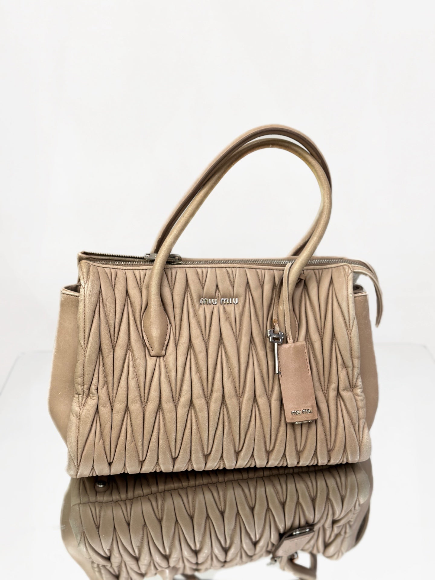 Miu Miu - Matelassé Top Handle Bag - Leather - Beige - (medium)
