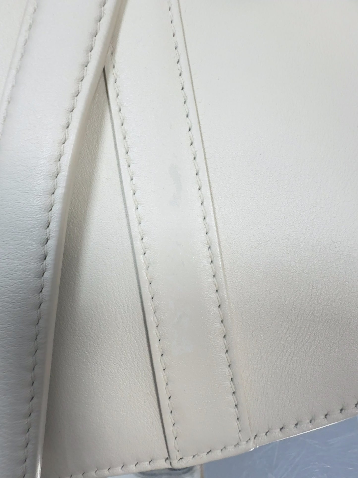 Dior - Saddle Bag - Leather - White - (Medium)