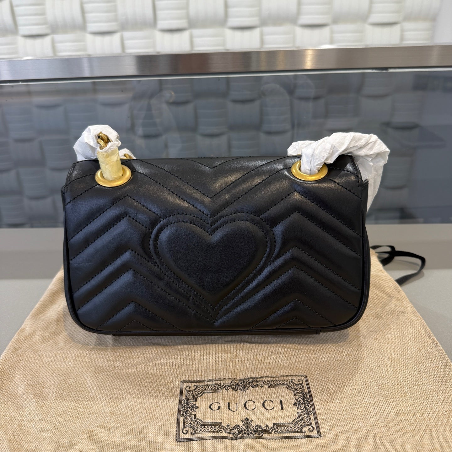 Gucci - GG Marmont Matelassé Small Chain Bag - Matelassé chevron quilted leather - Black - (Small)