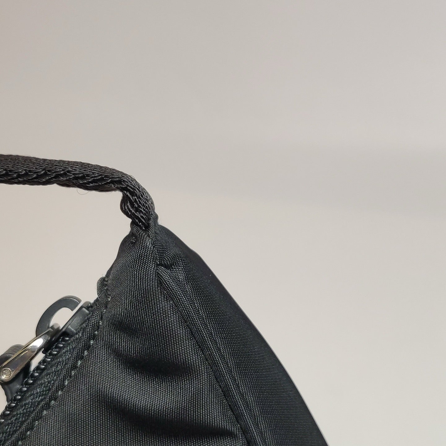 Prada - Re-Edition 2000 Mini Hobo - Polyamide - Black - (mini)