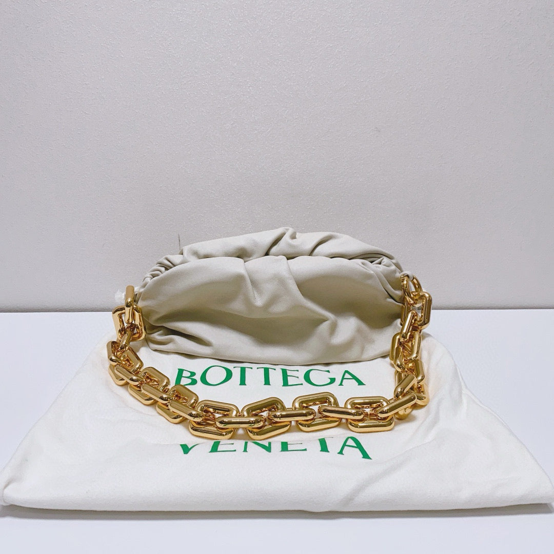 Bottega Veneta - The Chain Pouch - Calfskin leather - White - (small)