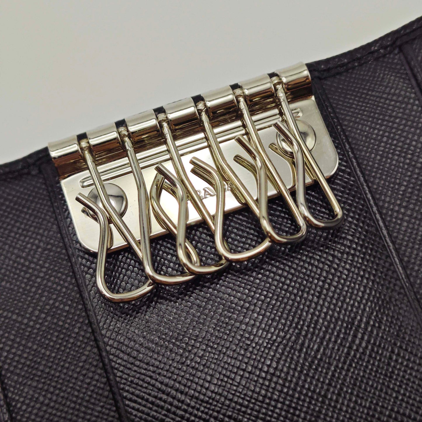 Prada - Saffiano 6-Hook Key Case - Saffiano leather - Black - (Small)