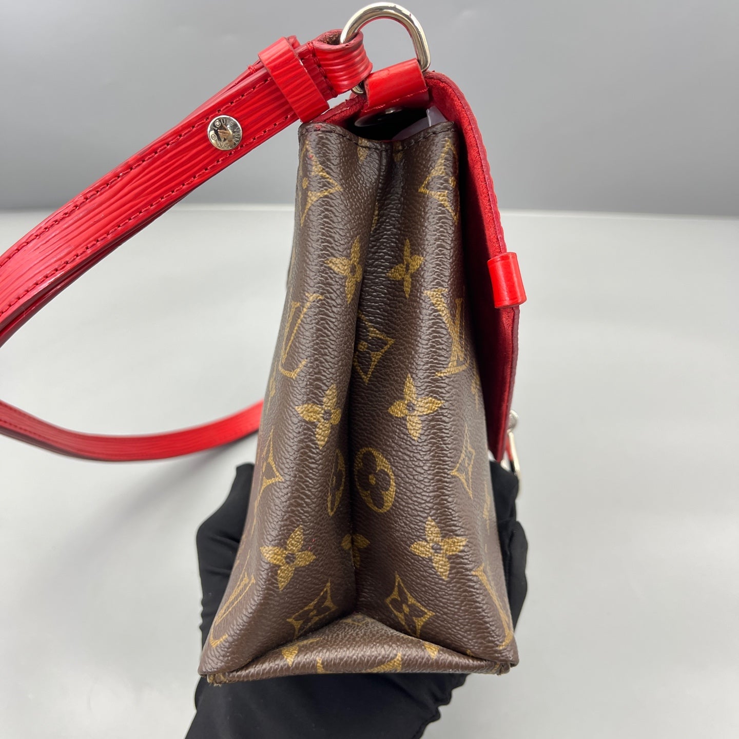 Louis Vuitton - Pallas Ring Envelope Bag - Monogram coated canvas and Epi leather - Brown and Red - (small)