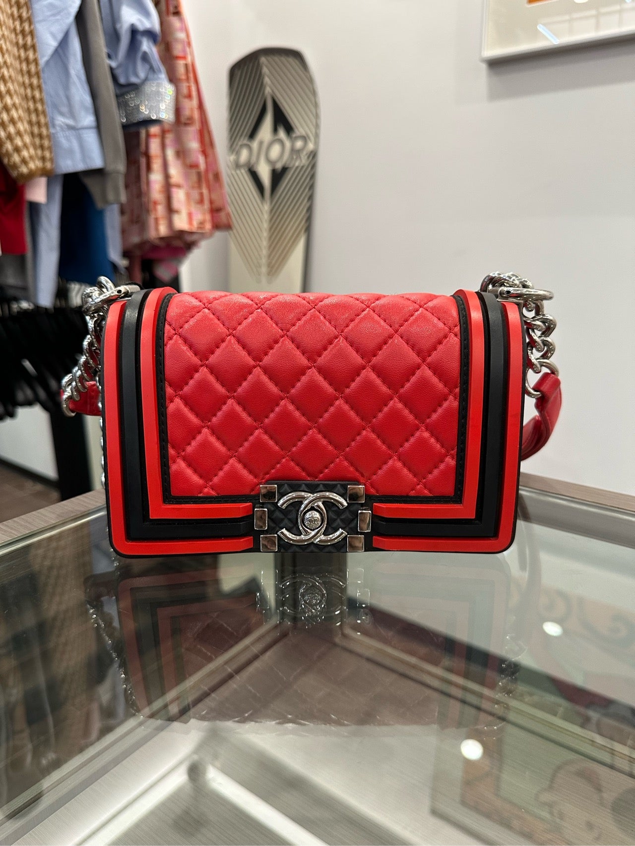 Chanel - Le Boy Small Shoulder Bag - Lambskin leather - Red and Black - (Small)