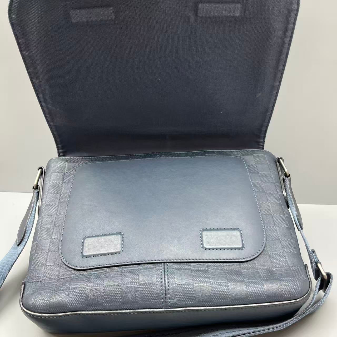 Louis Vuitton - District PM Messenger Bag - Leather - Blue - (medium)