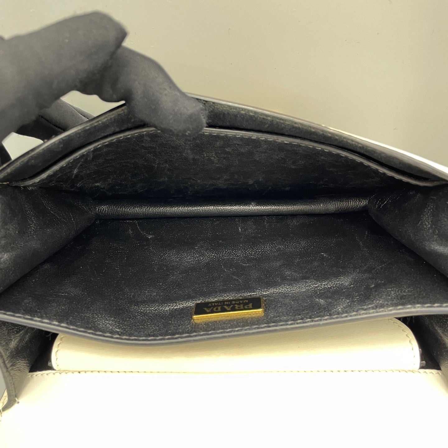 Prada - Cahier - Leather - White and Black - (Small)