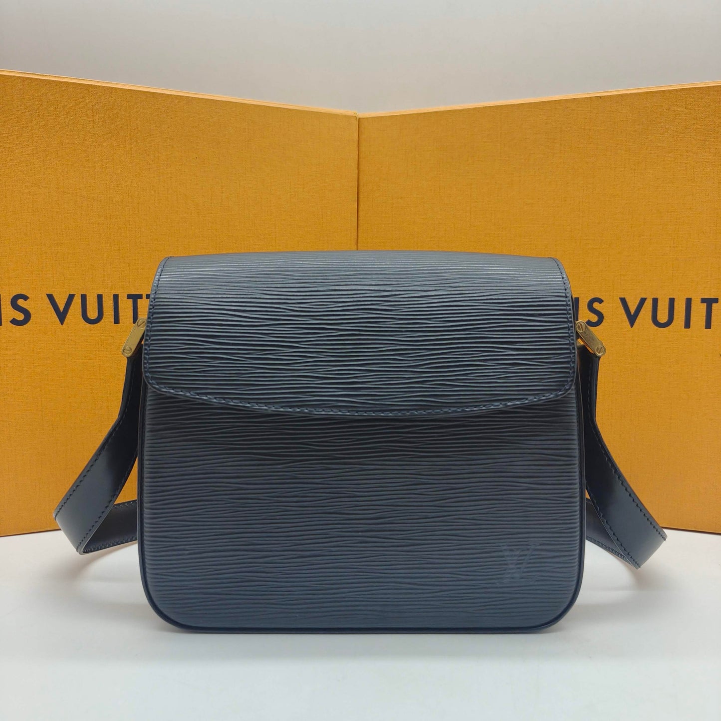 Louis Vuitton - Epi Box Messenger Bag - Leather - Black - (small)