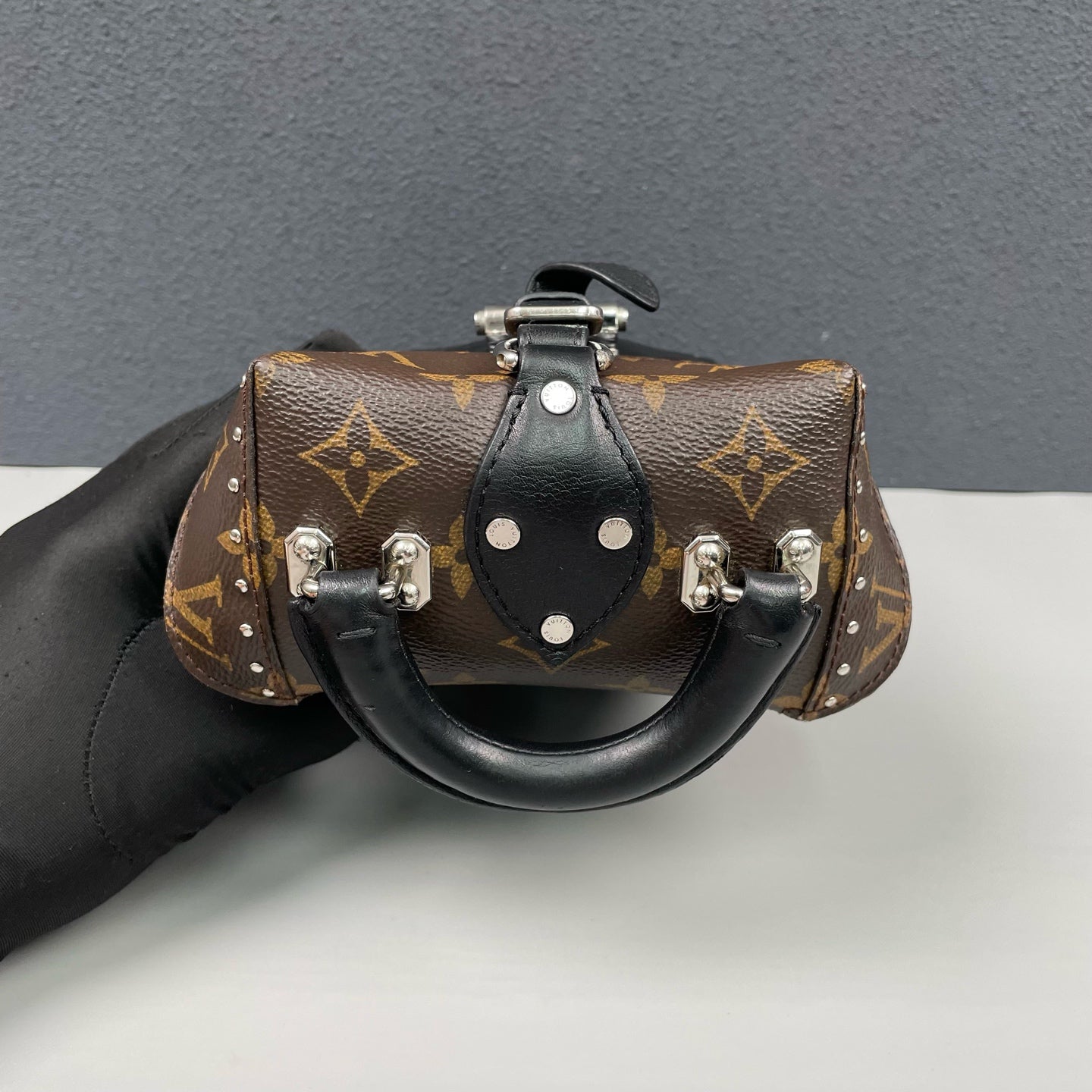Louis Vuitton - Camera Box Bag - Monogram coated canvas and grained leather - Brown and Black with Silver-Tone Hardware - (mini)