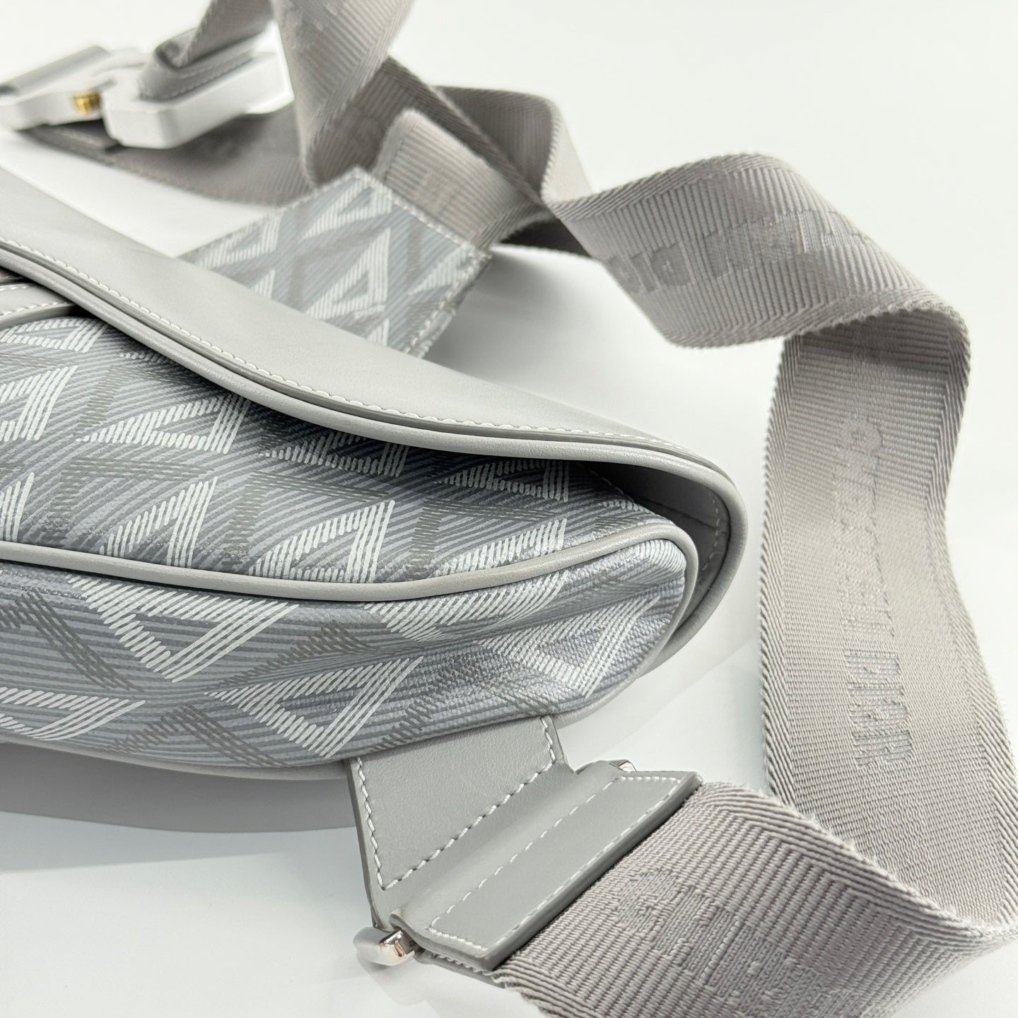 Dior - Saddle Bag - Dior Gravity technical fabric and smooth calfskin leather - Grey - (medium)