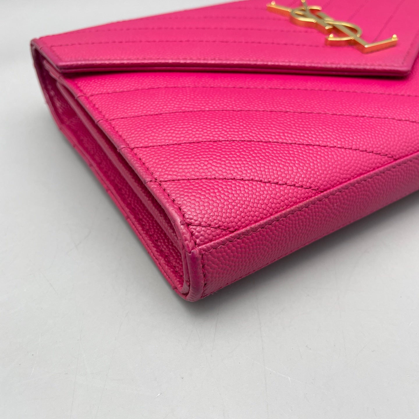 Saint Laurent - Envelope Chain Wallet (WOC) - Grained leather - Fuchsia Pink with Gold-Tone Hardware - (small)
