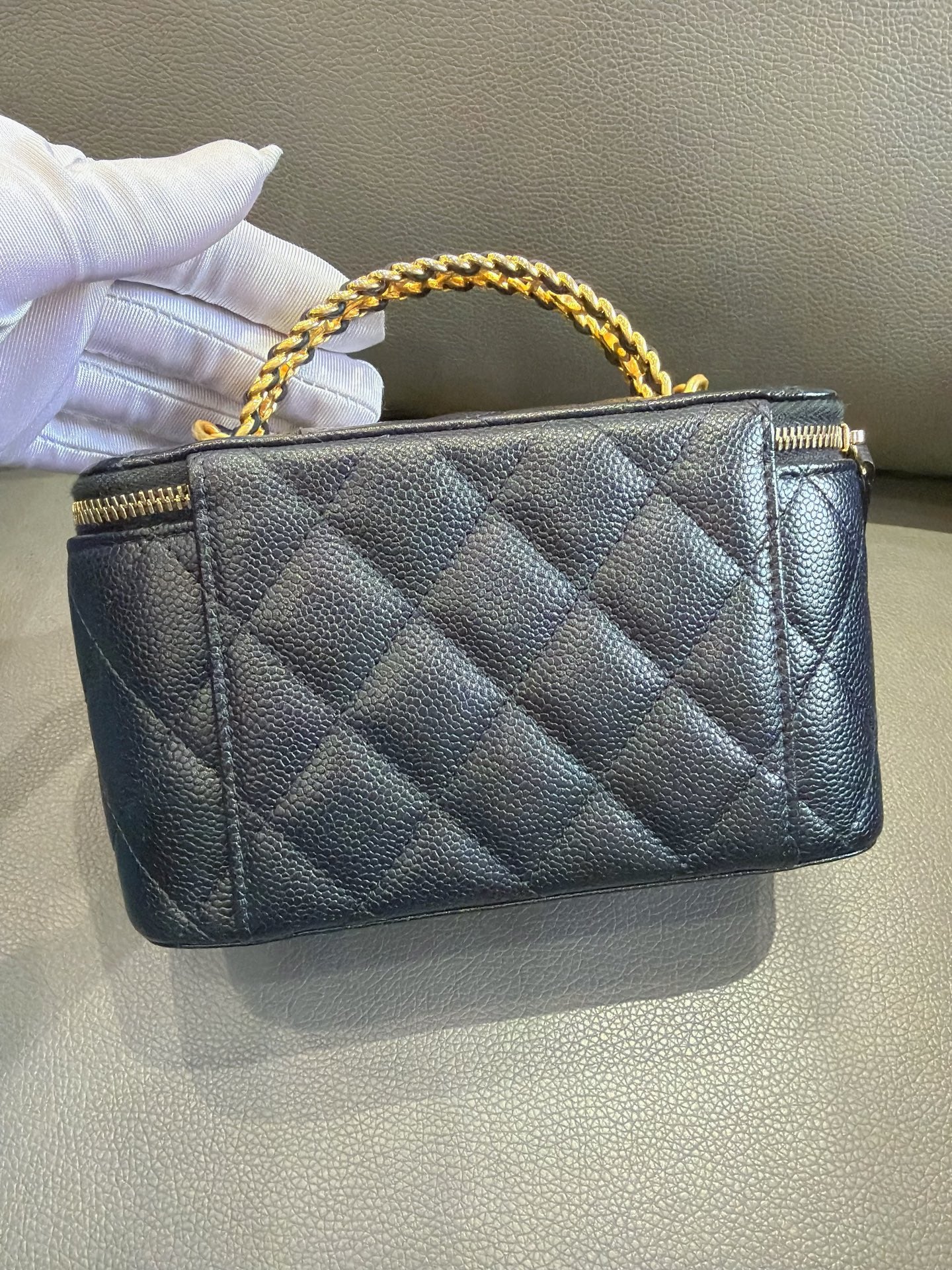 Chanel - 22S Vanity Case with Top Handle - Caviar leather - Black - (mini)