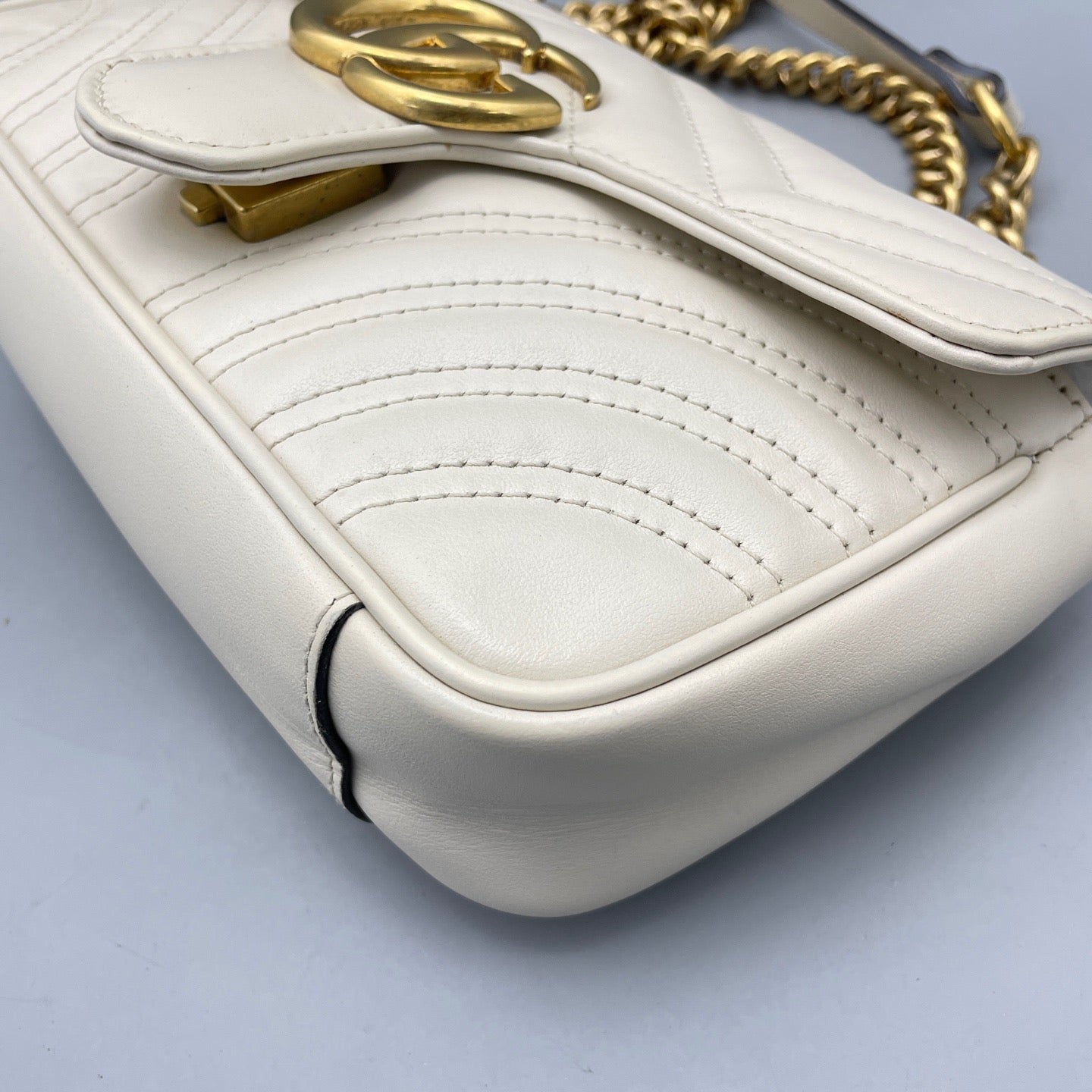 Gucci - GG Marmont Matelassé Small Shoulder Bag - Calfskin leather - White - (Small)
