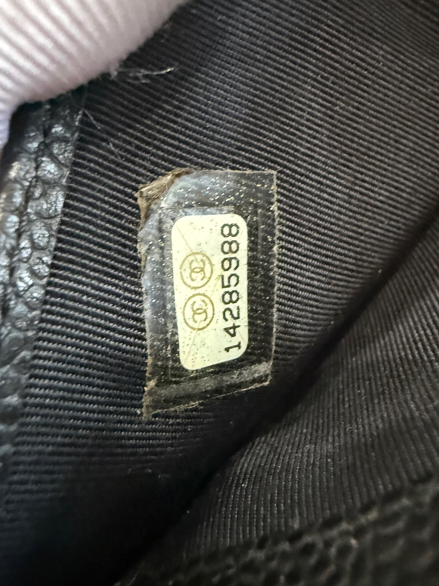 Chanel - Tri-fold Wallet - Caviar leather - Black - (small)