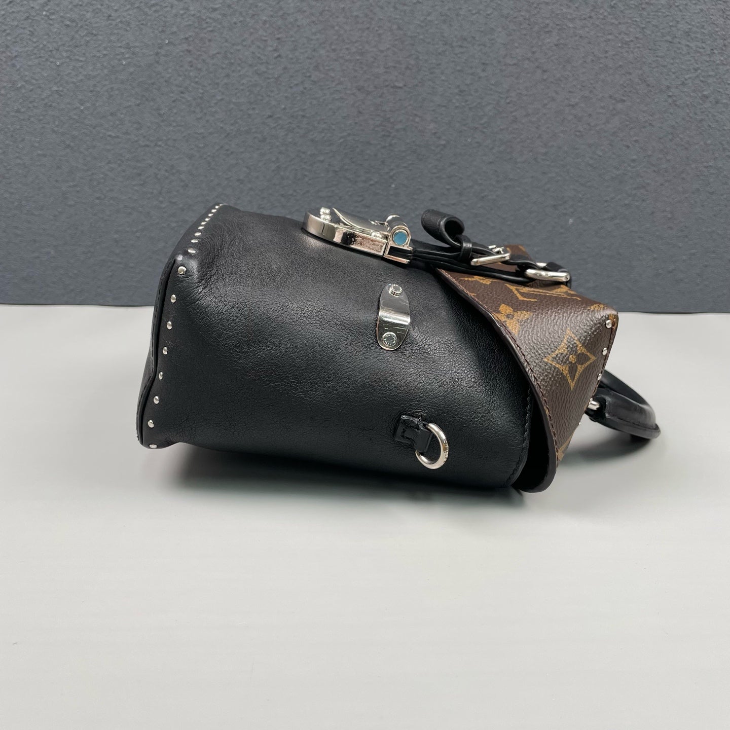 Louis Vuitton - Camera Box Bag - Monogram coated canvas and grained leather - Brown and Black with Silver-Tone Hardware - (mini)