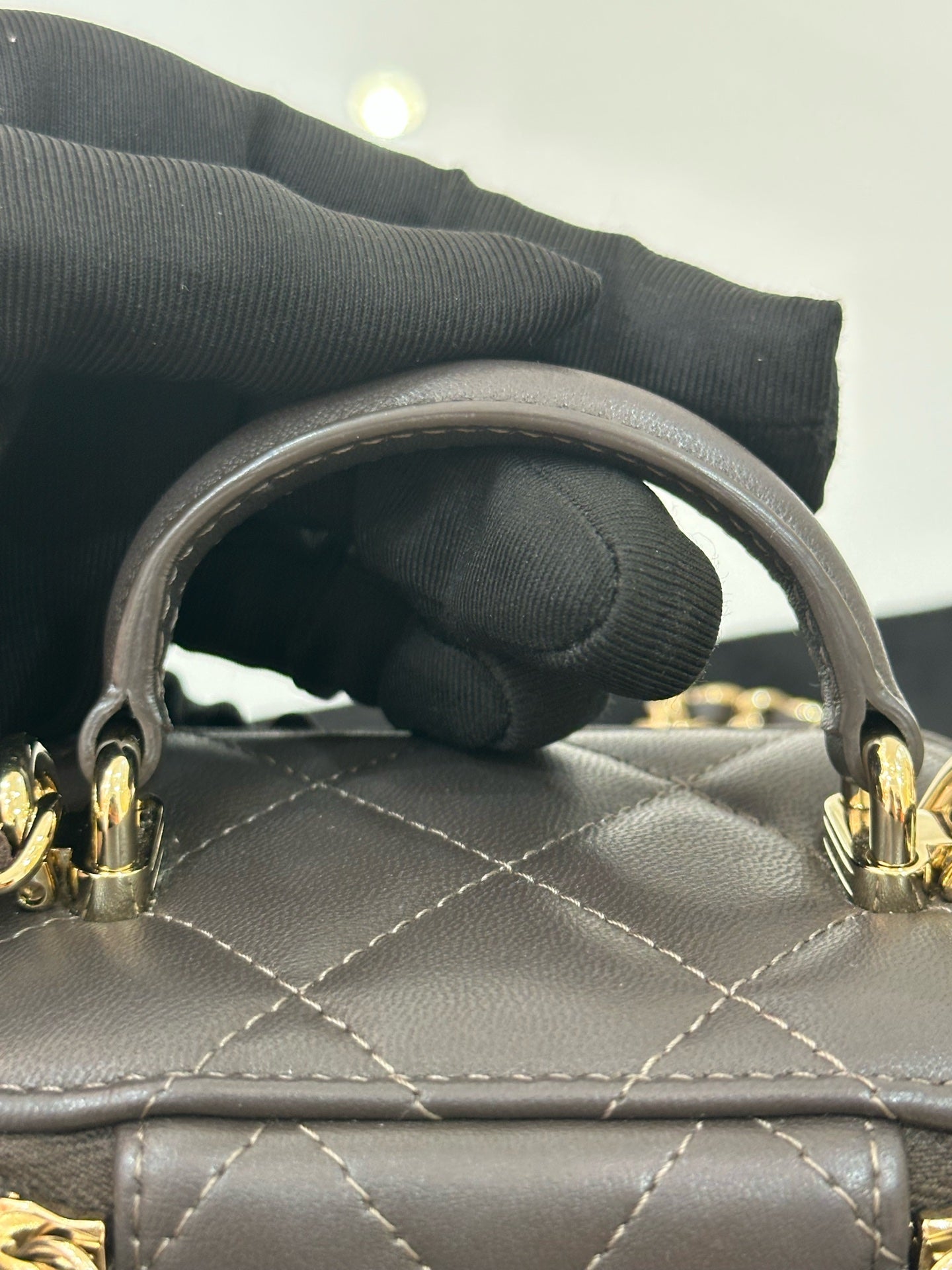 Chanel - 23A Handle Mini Vanity Case - Grained Calfskin Leather - Deep Chocolate Brown - (Mini)
