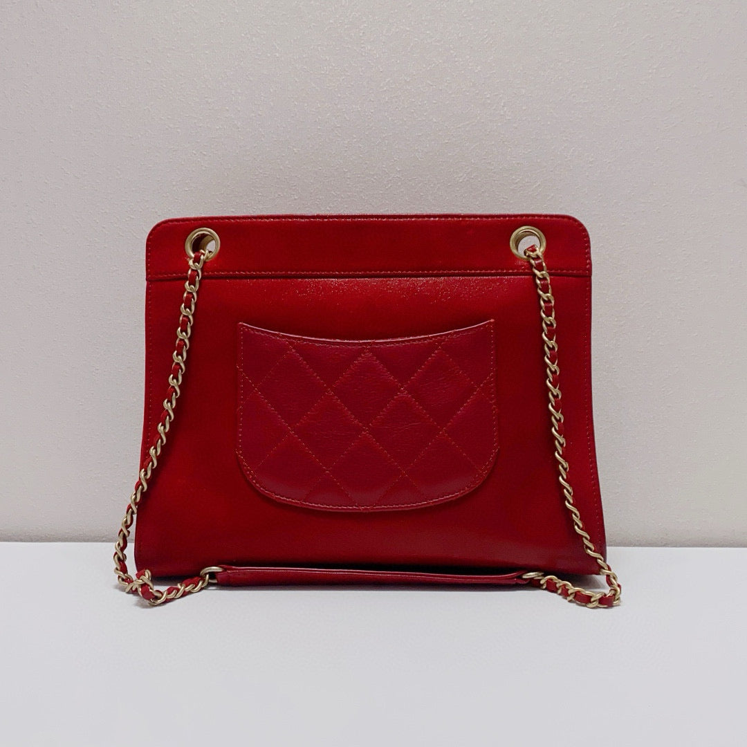 Chanel - Tote Shoulder Bag - Lambskin leather - Red with Gold-Tone Hardware - (Medium)