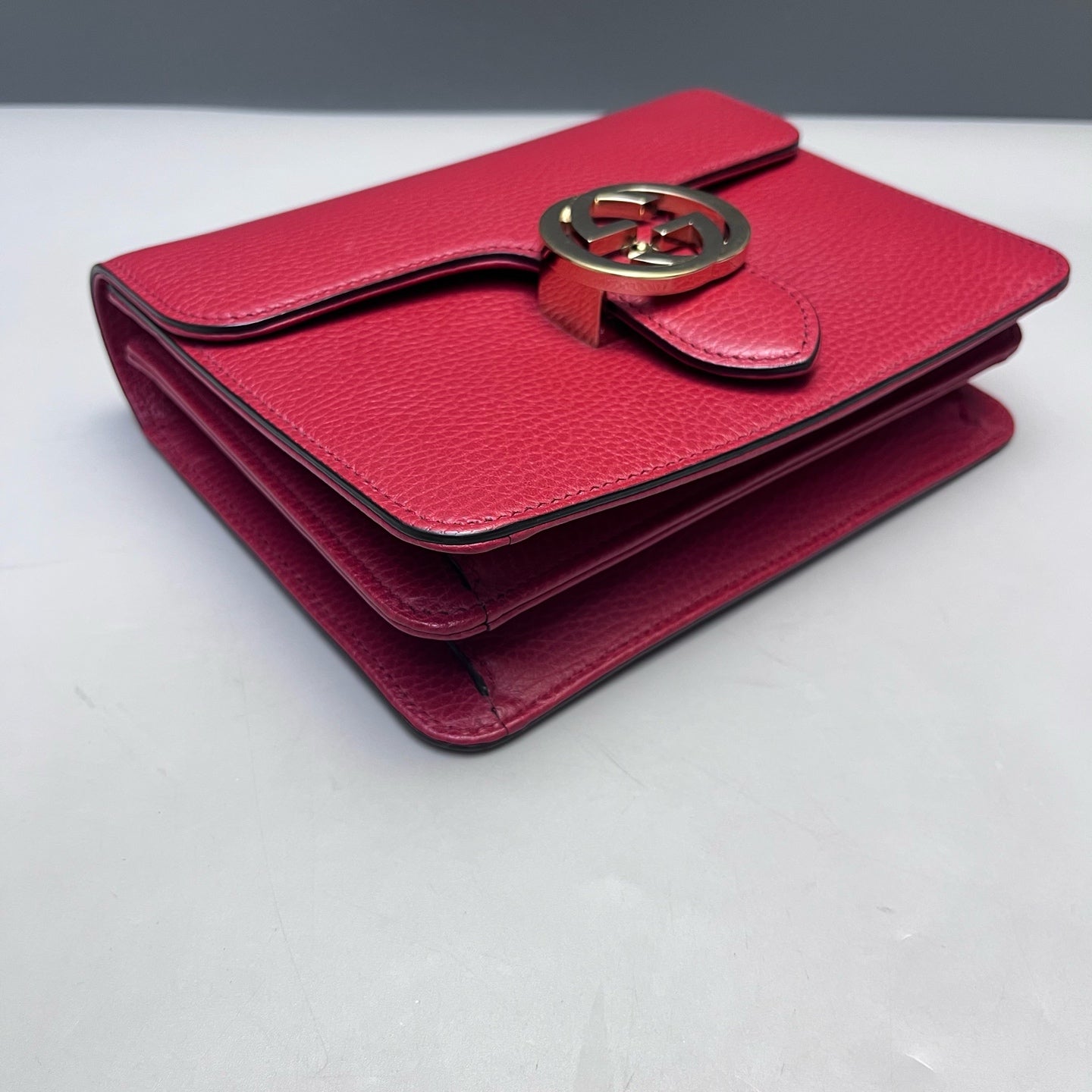 Gucci - Interlocking G Accordion Shoulder Bag - Leather - Red - (small)