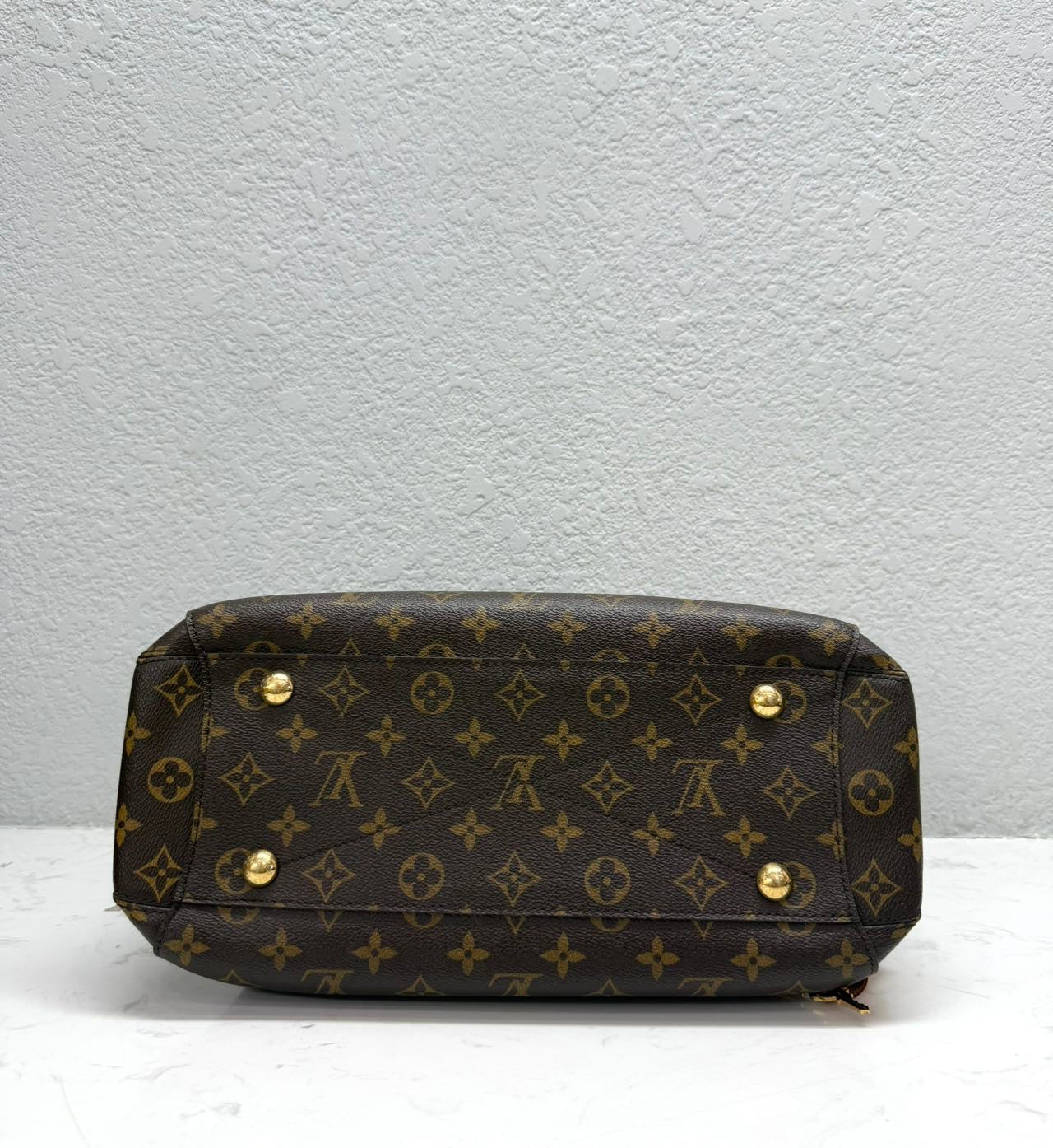 Louis Vuitton - Montaigne MM - Monogram coated canvas with natural Vachetta leather trim and microfiber lining - Brown - (Medium)