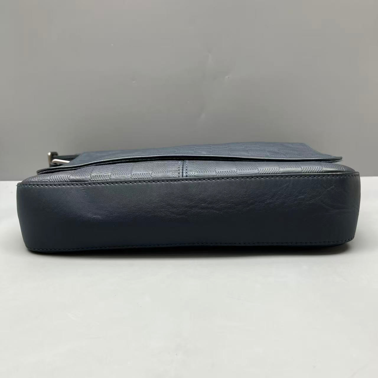 Louis Vuitton - District PM Messenger Bag - Leather - Blue - (medium)