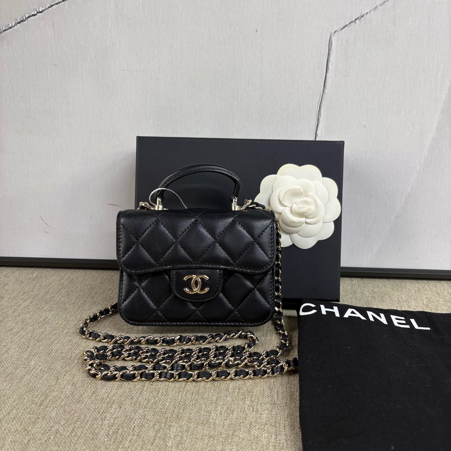 Chanel - Mini Handle Flap Bag - Lambskin leather - Black - (mini)