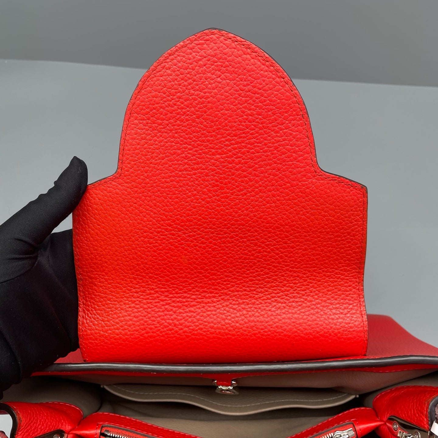 Louis Vuitton - Capucines - Leather - Red - (large)