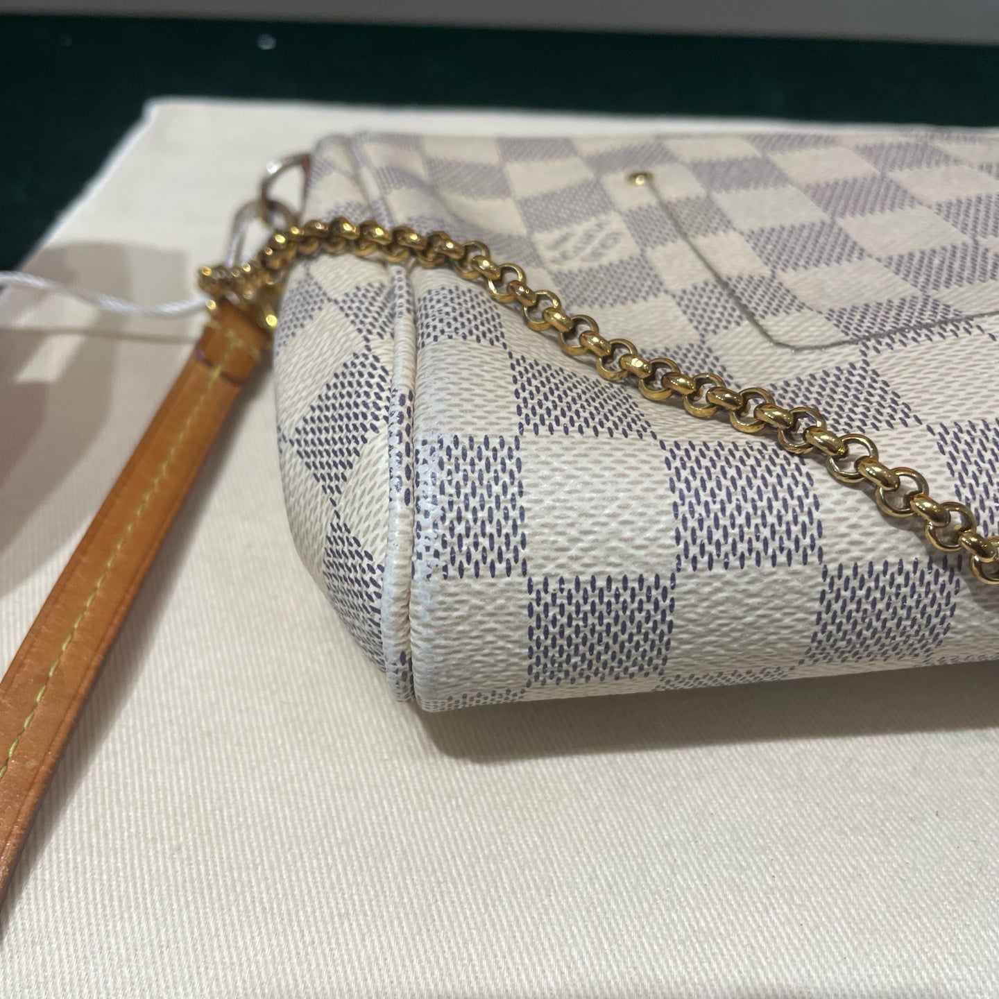 Louis Vuitton - Favorite MM - Damier Azur coated canvas with Vachetta leather trim - White - (Mini)